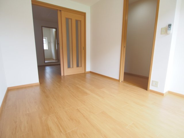 レジデンスKIIの居間・リビング