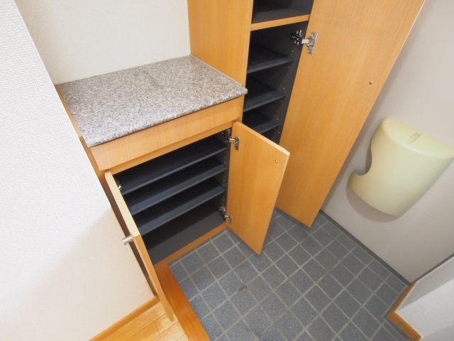 レジデンスKIIの玄関