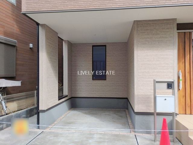 草加市金明町 新築分譲住宅の駐車場