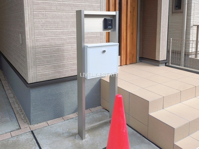 草加市金明町 新築分譲住宅のその他|インターホン機能付き門柱