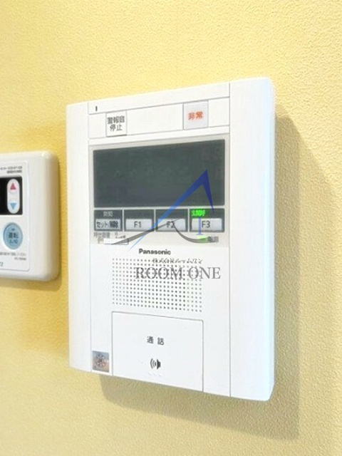 ヴェラハイツ鶴見のセキュリティ|モニター付きインターホンです。