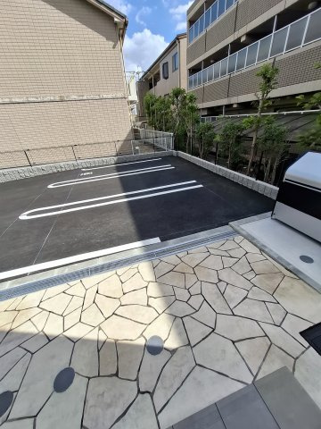 ルミエールの駐車場