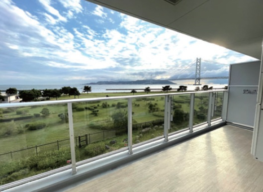 ワコーレ舞子シーテラスのバルコニー