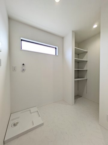 神戸市垂水区霞ヶ丘３丁目戸建Ｂ号地の洗面所