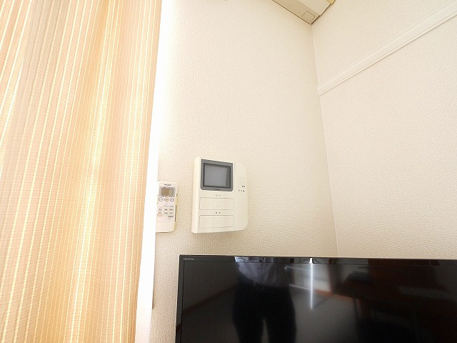 レオパレス大宮のセキュリティ|モニター付きインターホンです