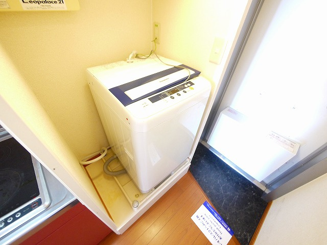 レオパレス大宮の設備|室内洗濯機置き場です