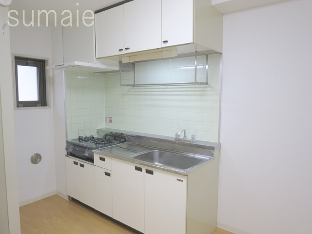 廣田８８のキッチン|２口コンログリル付きでお料理がいっぺんにできます♪