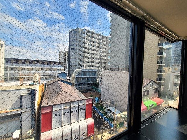 メルビ・ケイの展望