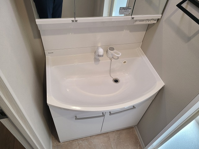 メルビ・ケイの独立洗面台