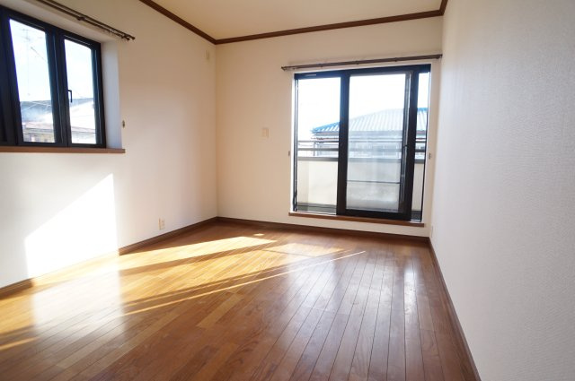 末成町テラスハウスの寝室