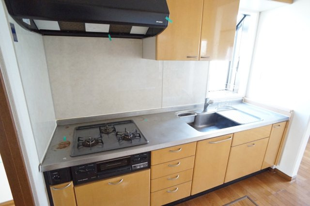 末成町テラスハウスのキッチン