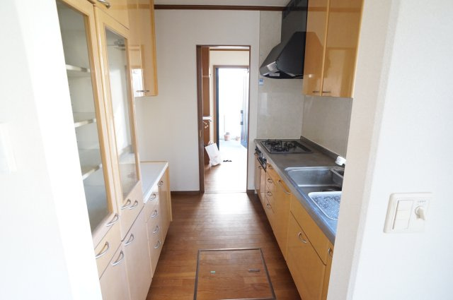 末成町テラスハウスのキッチン