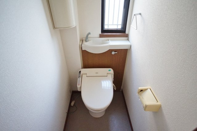 末成町テラスハウスのトイレ