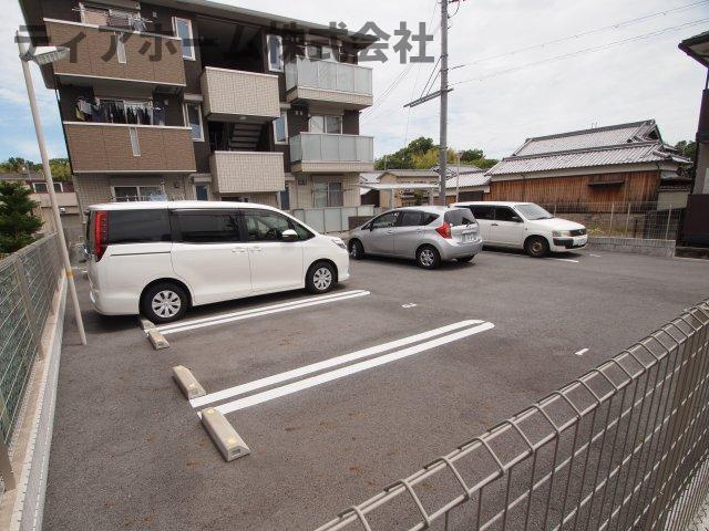 フォルトゥーナの駐車場