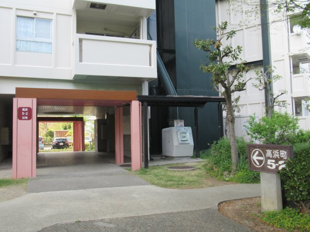 兵庫県公社　芦屋浜高層（高浜）２号棟のエントランス|落ち着いたエントランスです