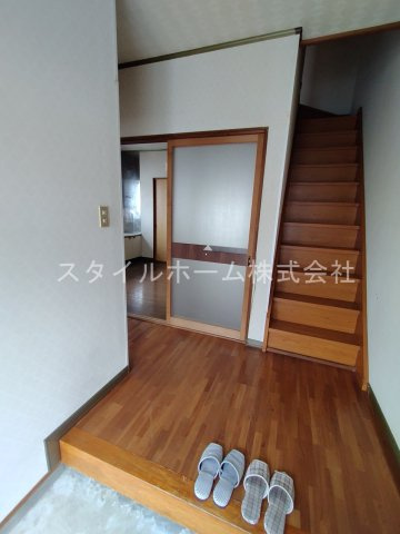 テラス牛川の玄関