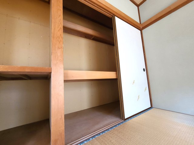 本郷貸家の収納