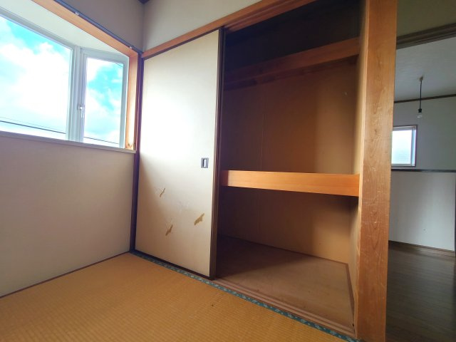 本郷貸家の収納