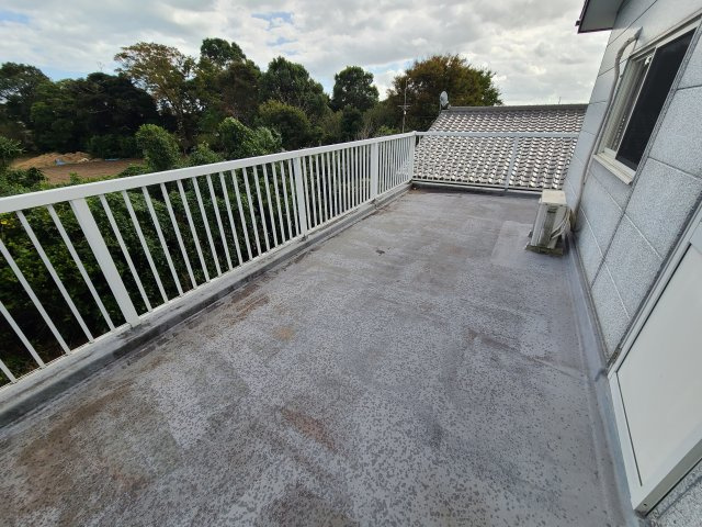 本郷貸家のバルコニー