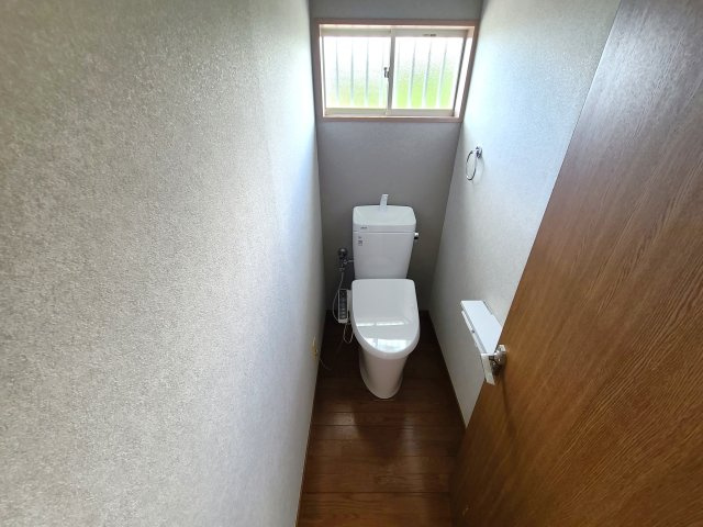 本郷貸家のトイレ