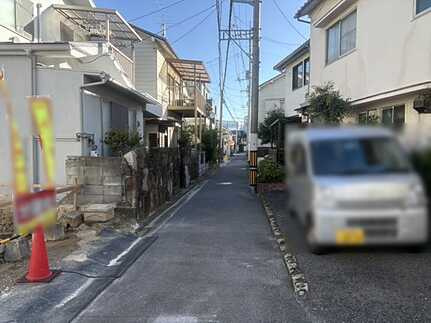 広島市中区江波西1丁目　新築一戸建ての前面道路含む現地写真