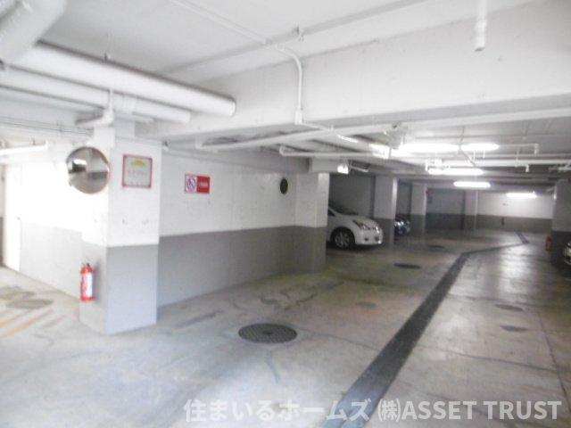 パークハイム杉並G棟の駐車場