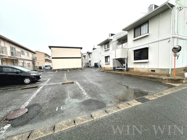 塩田ハイツ Hの駐車場