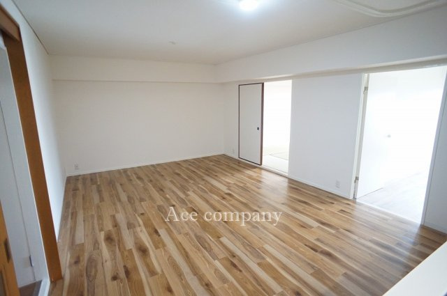 【居間・リビング】 | シャルム湯里 | 【LDK：約14.4帖】