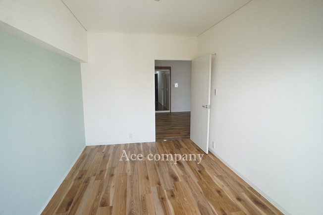 【子供部屋】 | シャルム湯里 | 【洋室6帖】