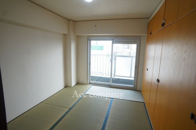 【内装】 | シャルム湯里 | 【和室6帖】バルコニーに面したお部屋です☆