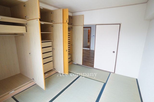 【内装】 | シャルム湯里 | 【和室6帖】大容量の収納完備です♪