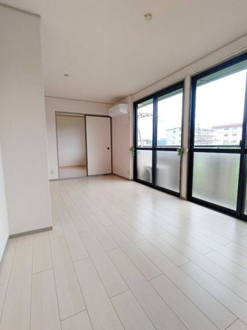 プリシェールKの居間・リビング