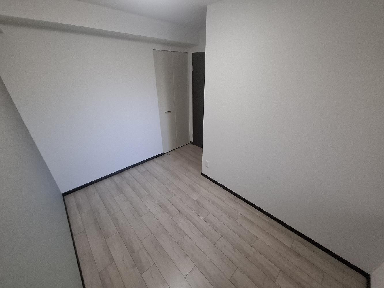 ローレルコート上野芝　の洋室