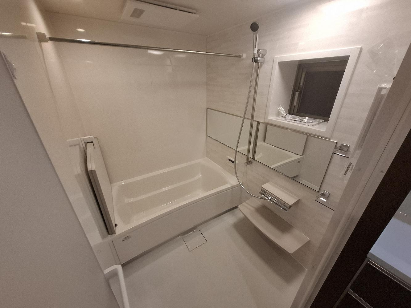 ローレルコート上野芝　の浴室