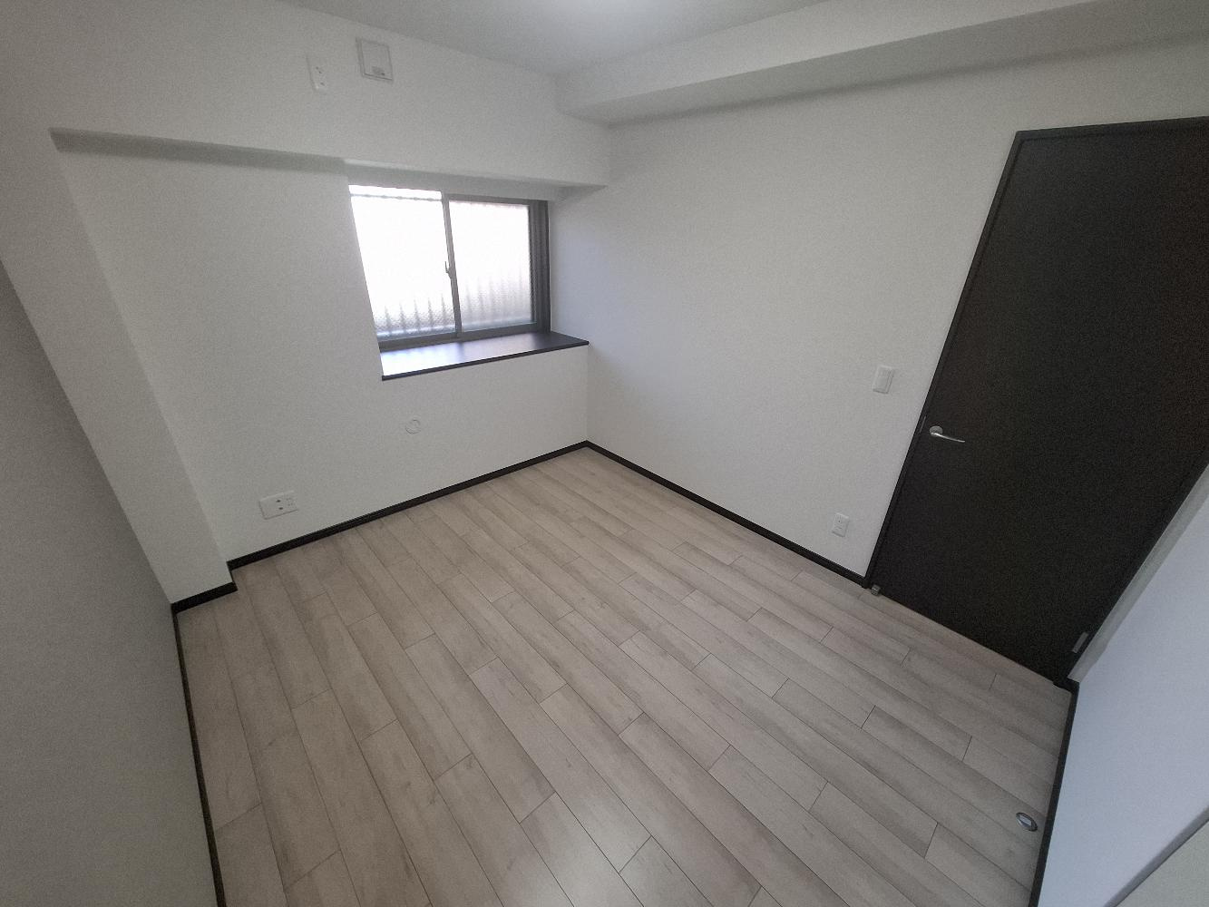 ローレルコート上野芝　の洋室