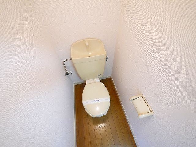 レオパレスナップアネックスのトイレ|ゆったりとした空間のトイレです