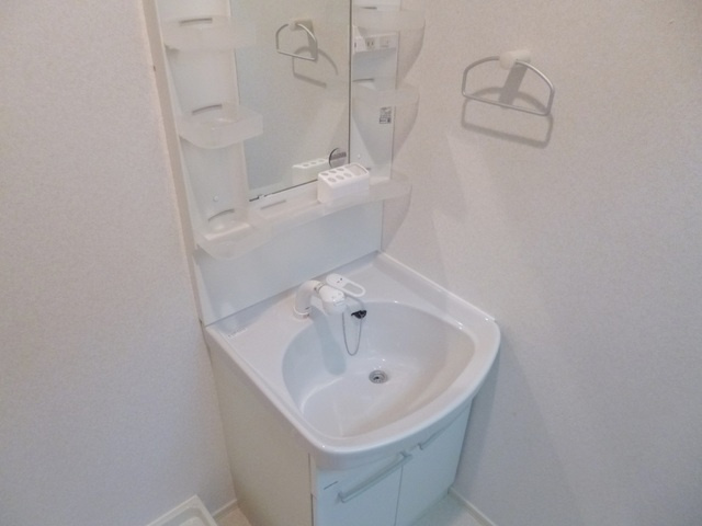 ソフィアヘーベルの洗面所|洗面台独立してます♪