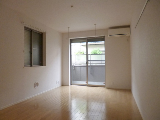 ソフィアヘーベルの居間・リビング|広ーい居室です♪