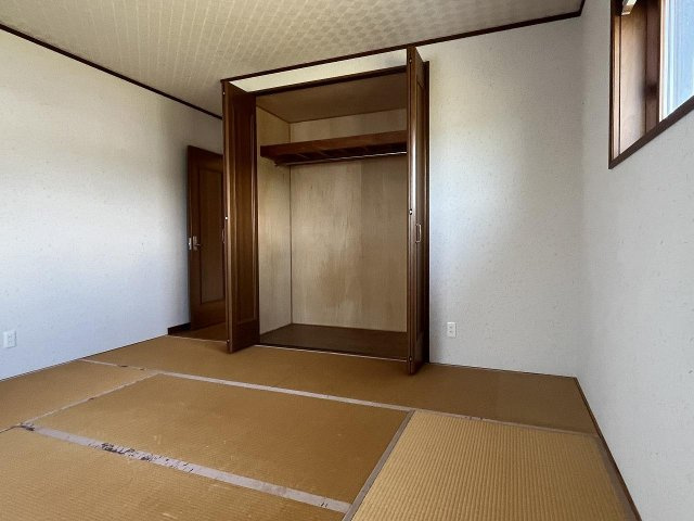 土佐市新居　中古戸建ての和室