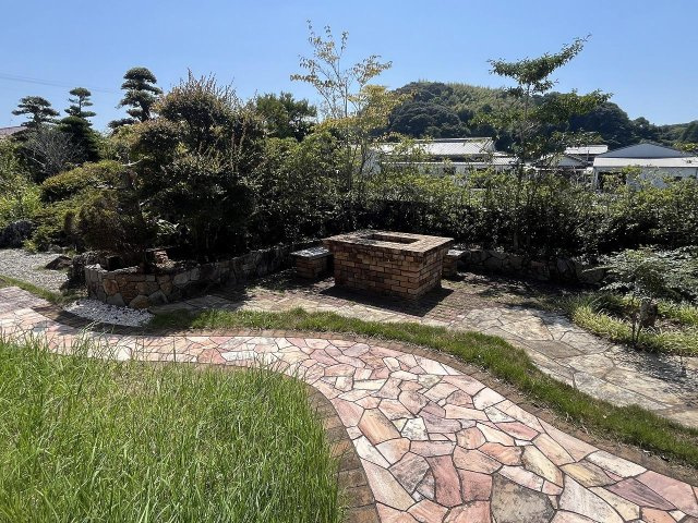土佐市新居　中古戸建ての庭