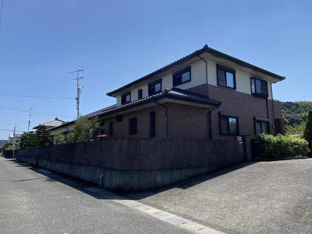 土佐市新居　中古戸建ての外観
