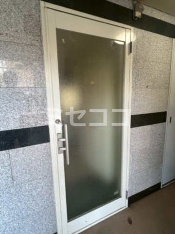 ダイヤモンドパレスのエントランス|【ダイヤモンドパレス】落ち着いたエントランスです