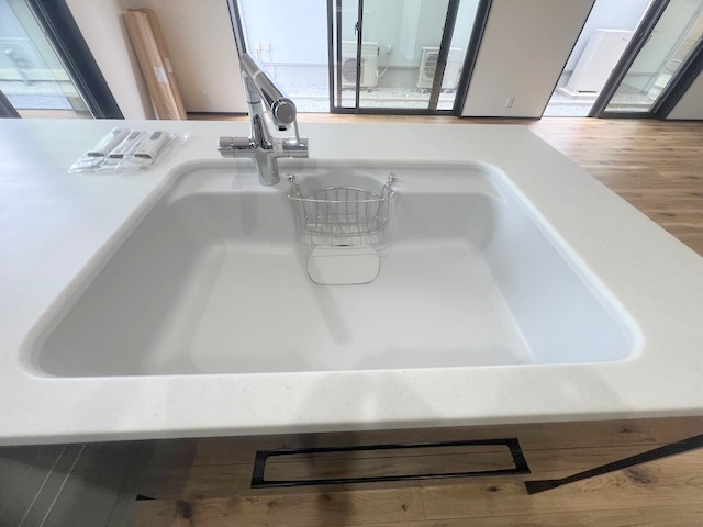 ◎高座郡寒川町小動　新築戸建のキッチン|人造大理石のおしゃれなシンク♪