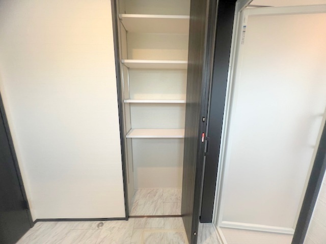 ◎高座郡寒川町小動　新築戸建の収納|脱衣所にある収納スペース◇タオル類や洗剤などのストック品も保管できます♪