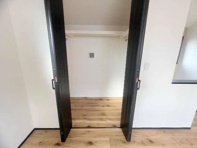 ◎高座郡寒川町小動　新築戸建の収納|洋室7帖の収納スペース◇