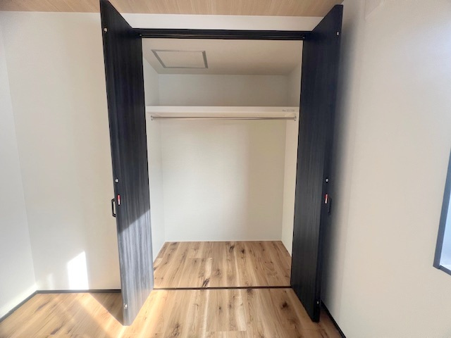 ◎高座郡寒川町小動　新築戸建の収納|洋室6帖の収納スペース◇