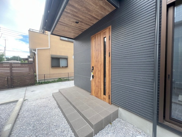 ◎高座郡寒川町小動　新築戸建の玄関|外玄関周辺スペース◇