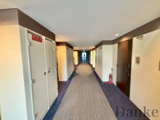 エスティメゾン京橋のロビー