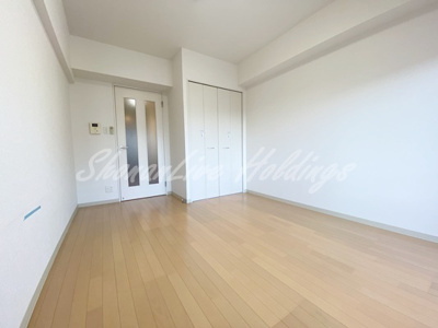 【寝室】 | シャンブル蒔田 | 広々洋室♪