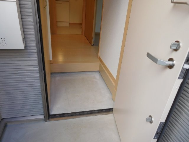 シャローム本駒の玄関